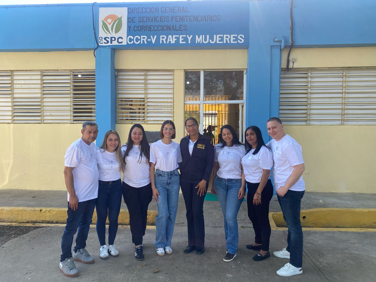 Vida Mana team at Rafey Mujeres facility